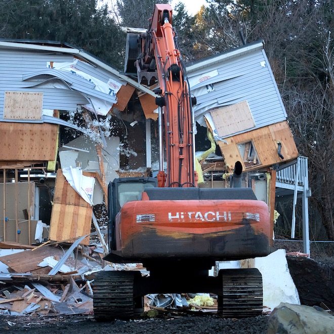 University of Idaho students murder, Moscow Idaho, house demolition